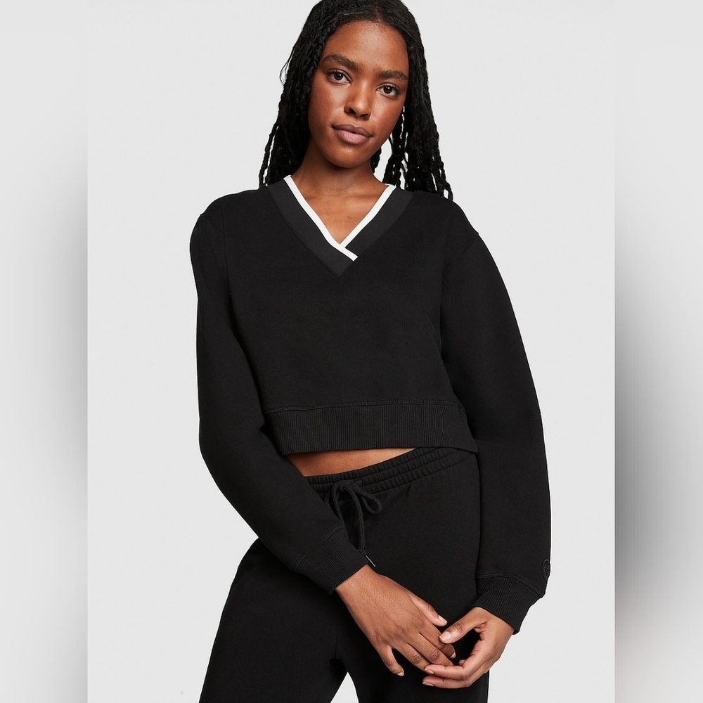 Victoria's Secret Pink Premium‎ Fleece Cropped V-neck Pullover
